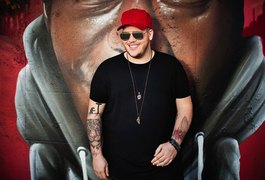 Após polêmica, pagodeiro Ferrugem anuncia fim de 'sarradas' em show