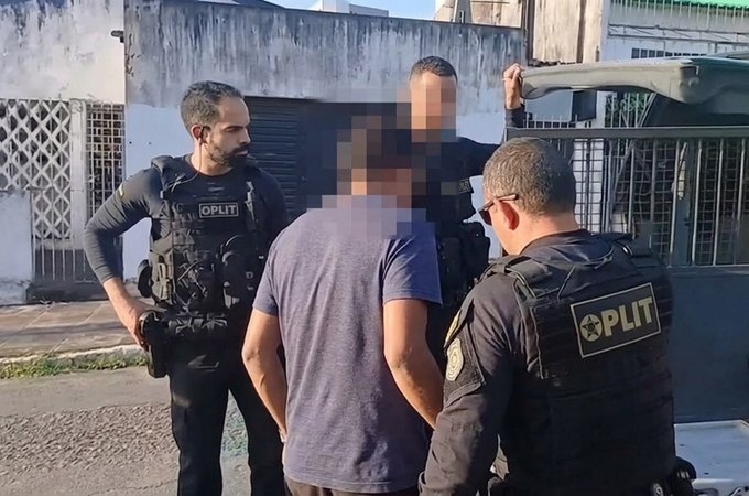 Operação prende dois homens por armazenamento de material de violência sexual infantil em Maceió