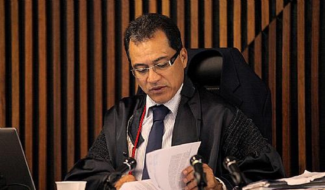 Madrasta é condenada a 29 anos por matar enteado a pauladas