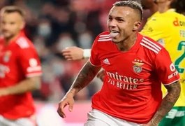 Flamengo chega a acordo para compra de Everton Cebolinha