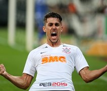 Jogador do Corinthians doa fraldas a torcedor que lhe pediu ajuda no Twitter