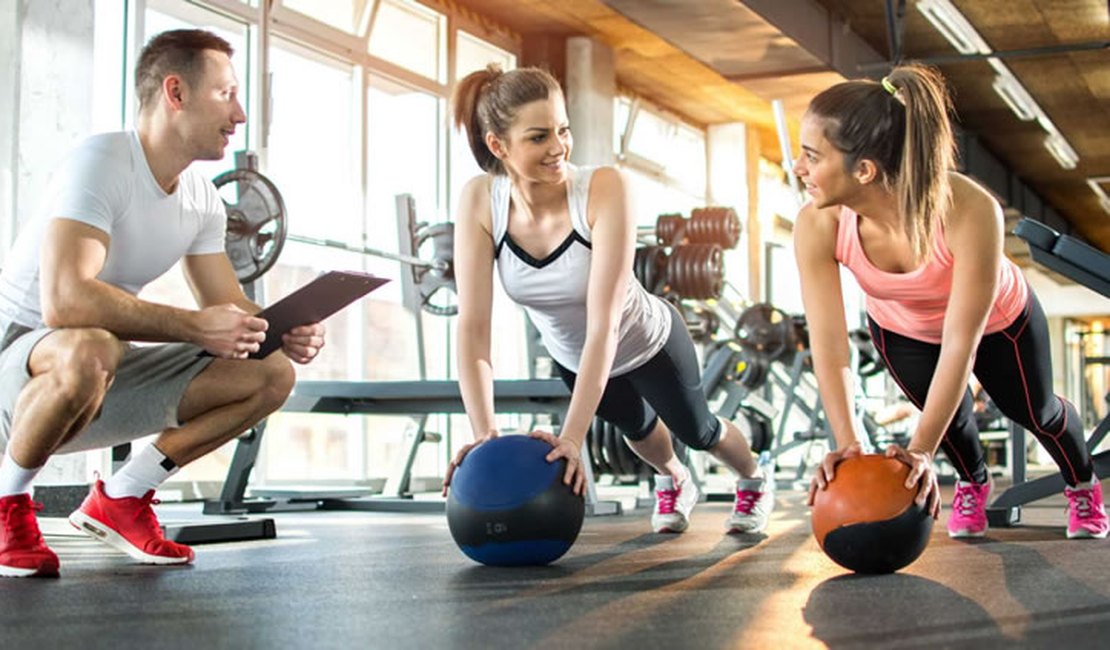 Você sabia que não fazer exercícios físicos faz tão mal quanto fumar?