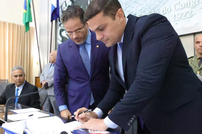 Alexandre Ayres é eleito vice-presidência da Assembleia de Alagoas, após reconfiguração na Mesa Diretora