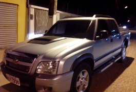 Criminosos armados invadem lava jato e roubam veículos em Arapiraca