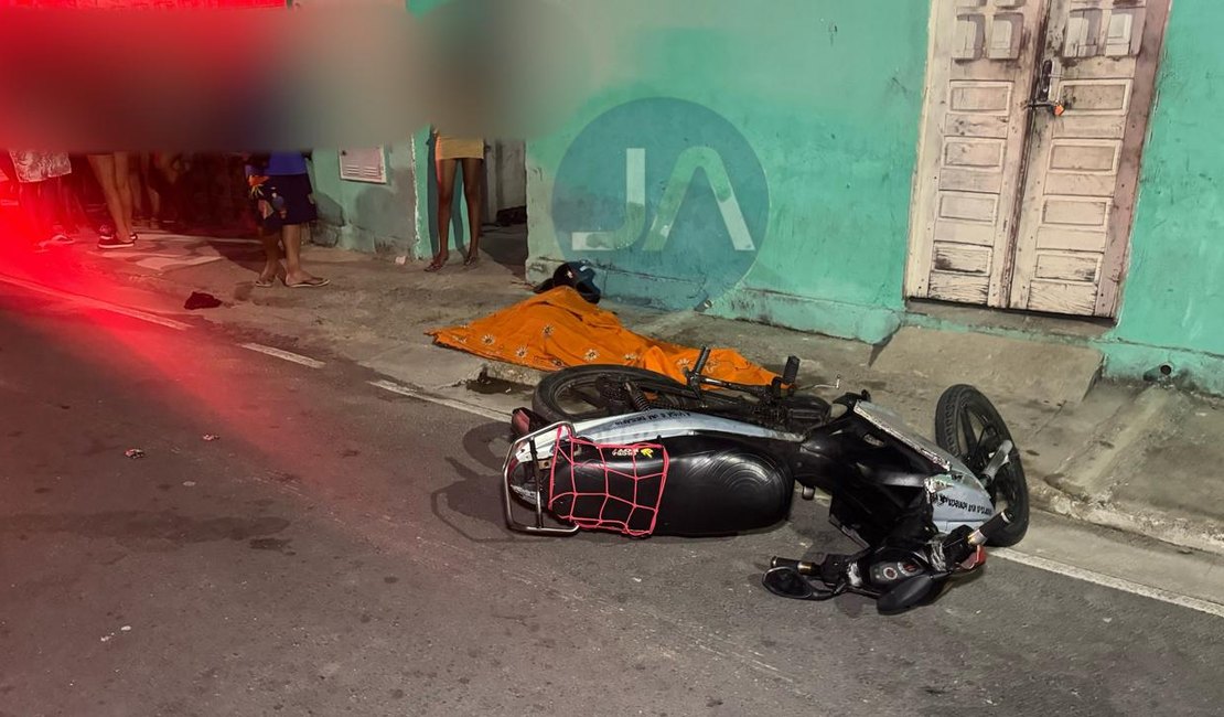 Homem é morto a tiros na frente da mãe e da esposa no Brisa do Lago, em Arapiraca