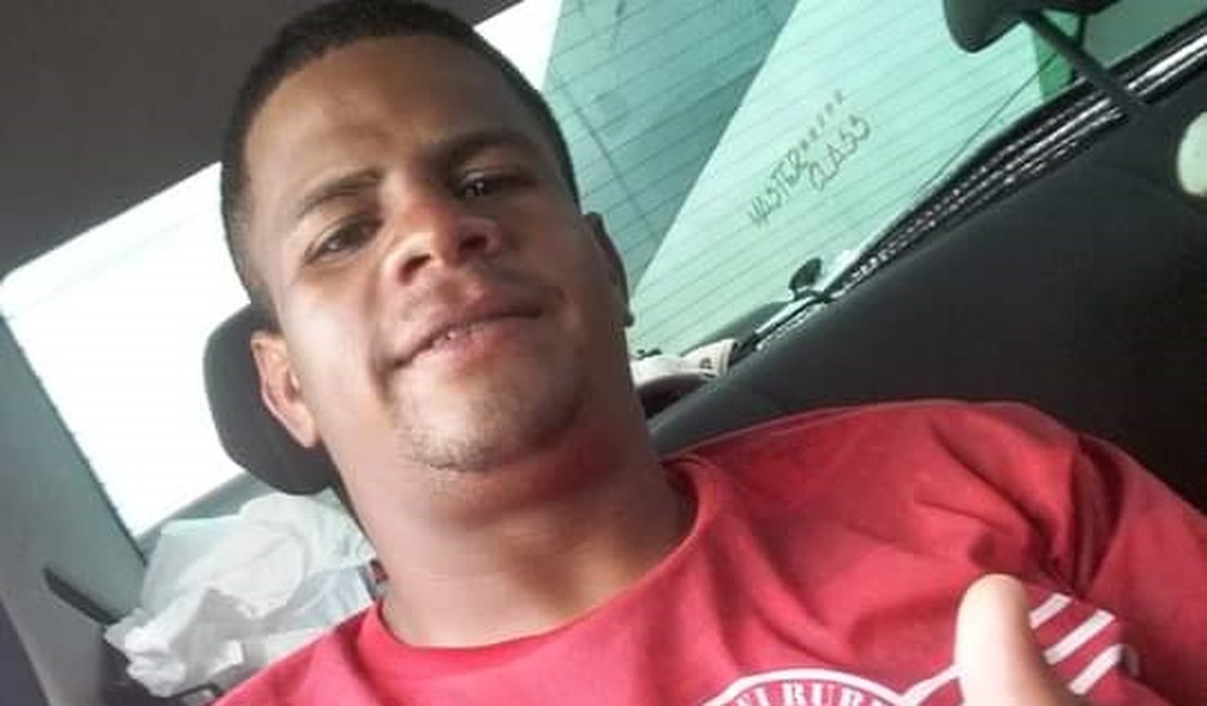 Encapuzados matam homem e deixam mulher ferida, em Maceió