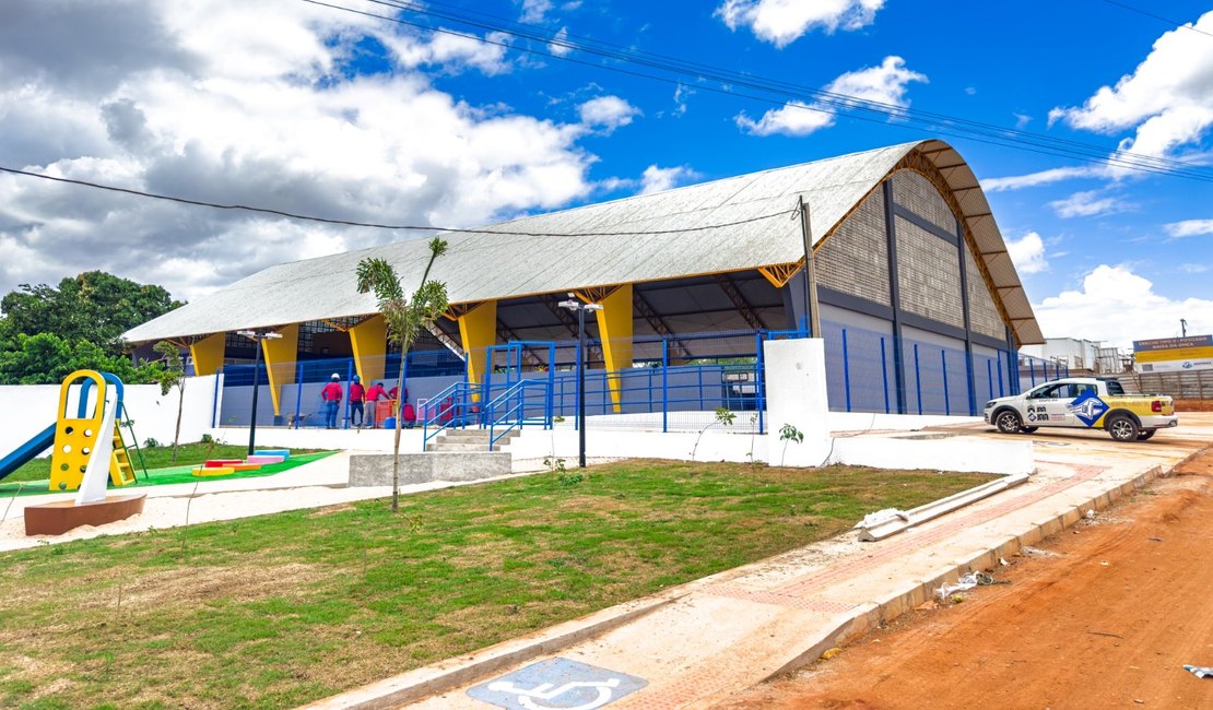 Prefeito Luciano Barbosa inaugura, nesta segunda (19), Ginásio de Esportes no povoado Baixa da Onça
