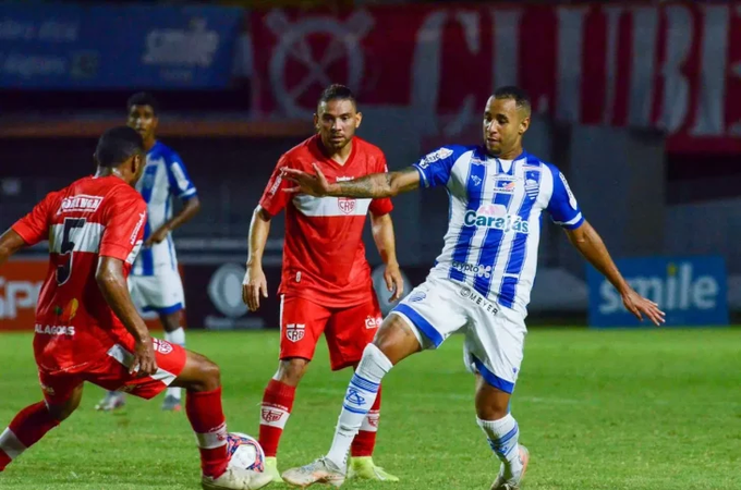 Justiça mantém suspensão de publicidade de site adulto em clubes de futebol