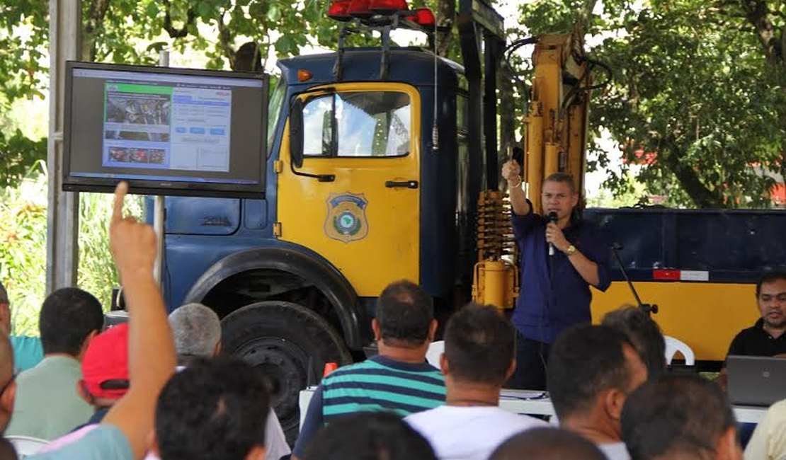 PRF realiza 1º leilão de veículos do ano de 2015 em Alagoas