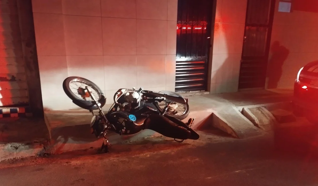 Jovem é preso acusado de roubo de motocicleta, em Maceió