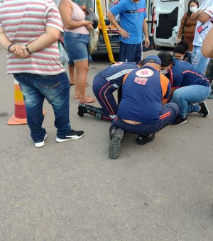 Motoqueiro avança sinal, provoca acidente e acaba ferido no Bairro Ouro Preto