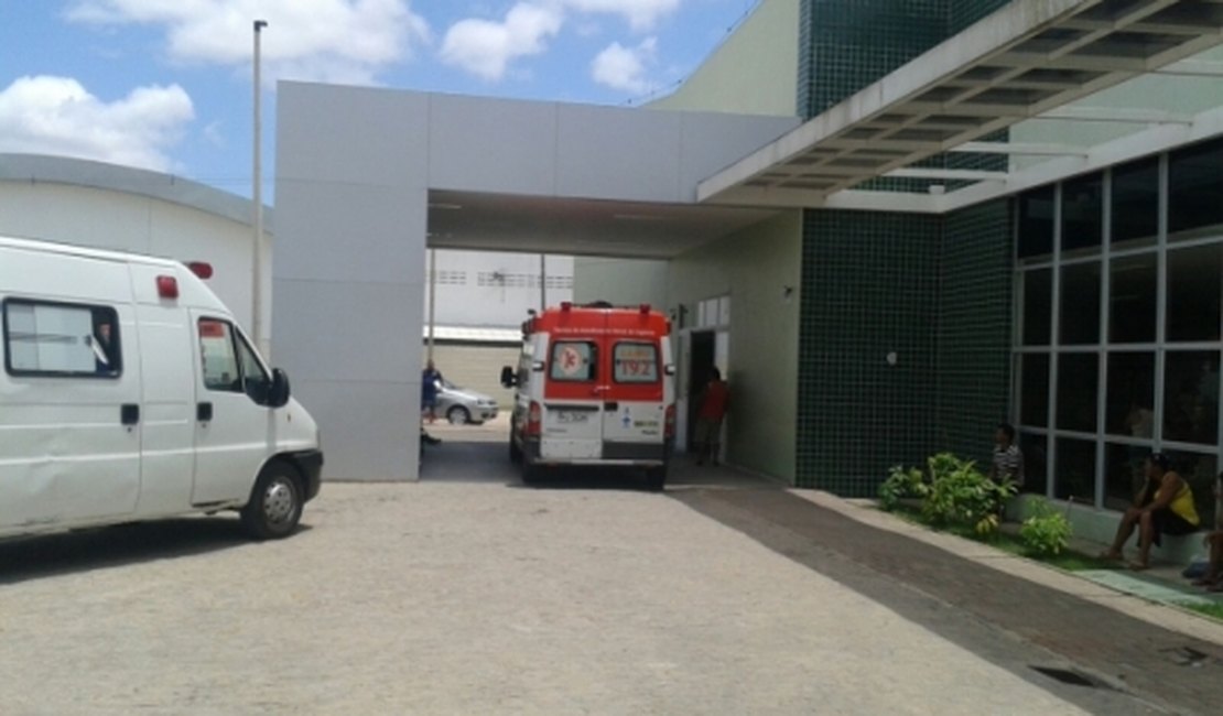Ajudante de pedreiro fica ferido após cair de telhado de residência em Arapiraca