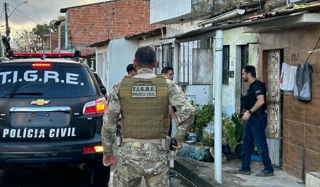 Polícia Civil cumpre mandado de busca e apreensão em casa de falso hacker em Maceió