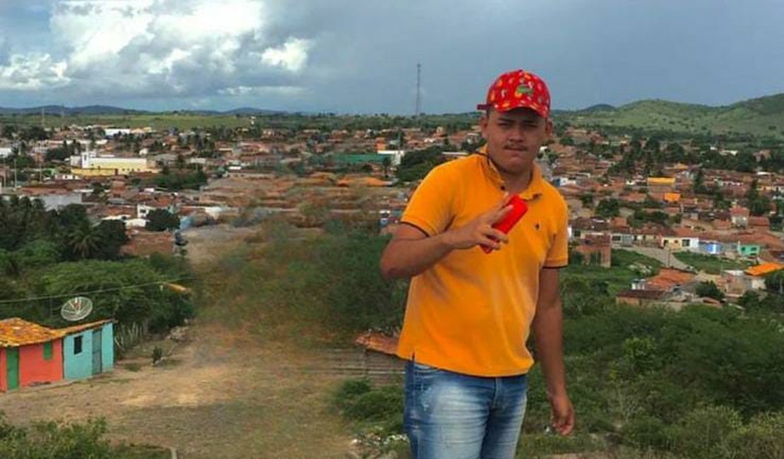 Veja a identidade da vítima assassinada a tiros no Centro de Campo Grande, AL