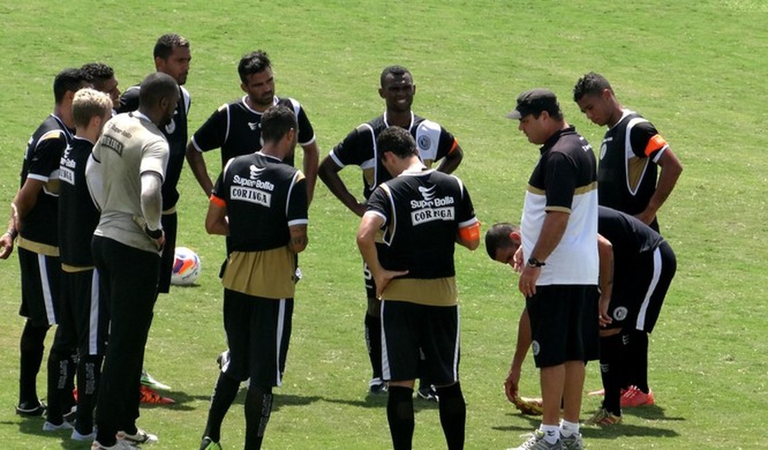 'Quero concentração total', fala Vica sobre treinos fechados no ASA