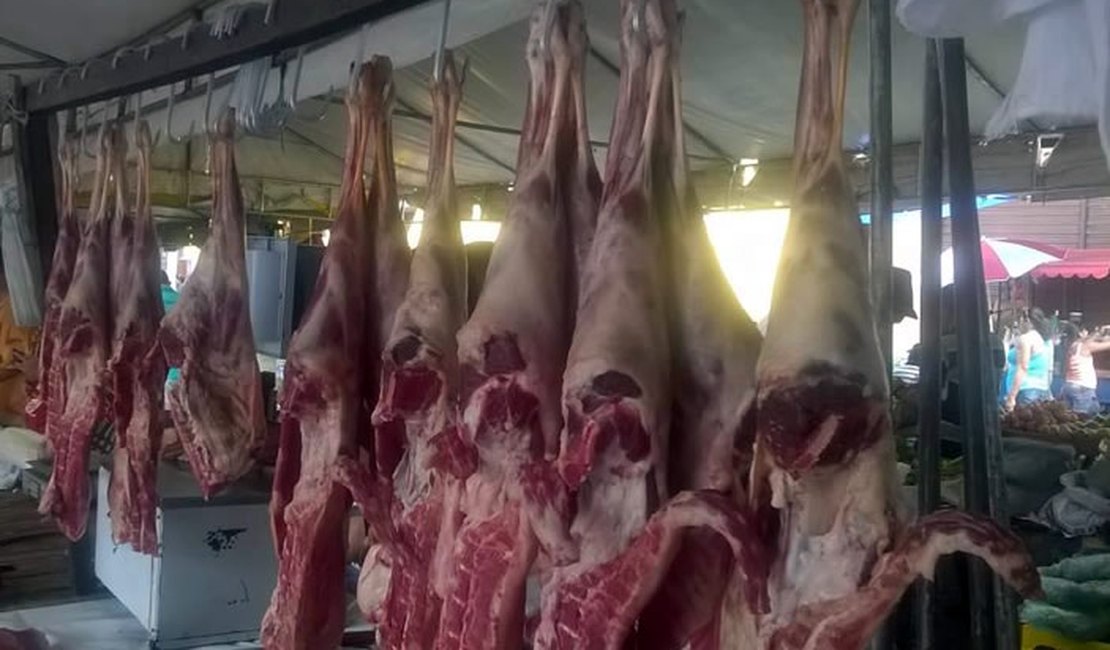 Operação combate venda ilegal de carnes em feira de Arapiraca