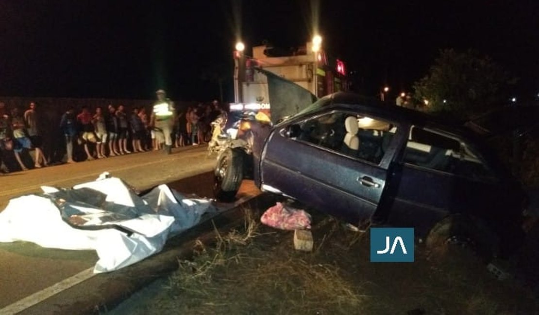 Veículo com oito pessoas se envolve em acidente, que resulta em quatro mortos, em Arapiraca