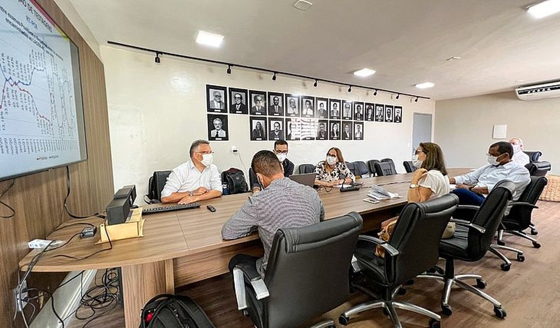 Sesau recomenda vacinação para evitar avanço da Covid após o Réveillon