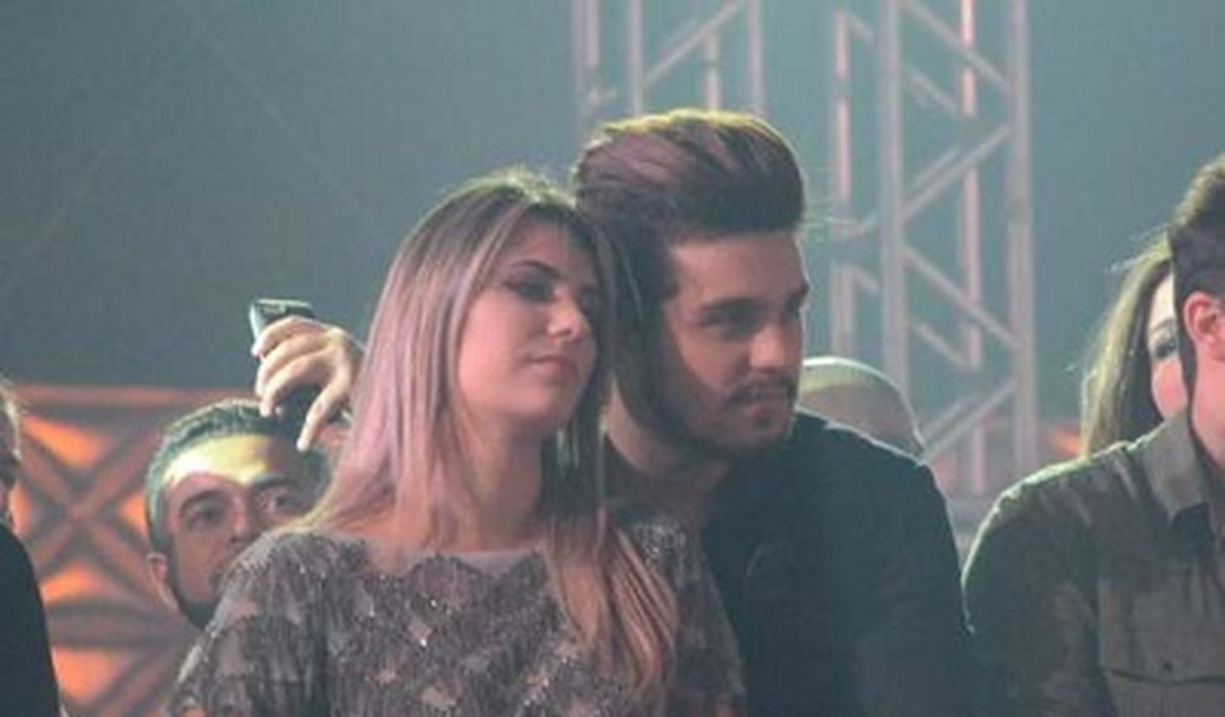 Luan Santana reata namoro com Jade Magalhães