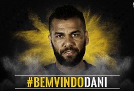 Juventus anuncia Daniel Alves por duas temporadas