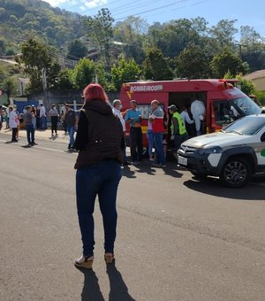 Adolescente invade escola e mata uma professora e três crianças, em Santa Catarina