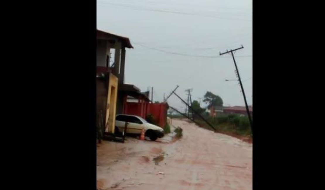Vídeo. Queda de postes bloqueia acesso a Povoado de Girau do Ponciano
