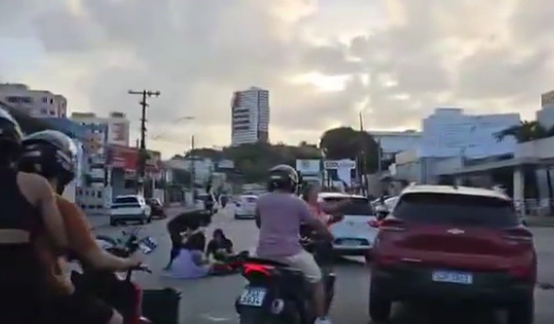 Acidente em avenida de Maceió deixa diversas pessoas feridas neste domingo (18)