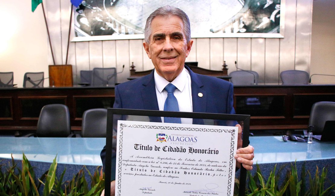 Desembargador Orlando Rocha recebe o título de cidadão honorário de Alagoas