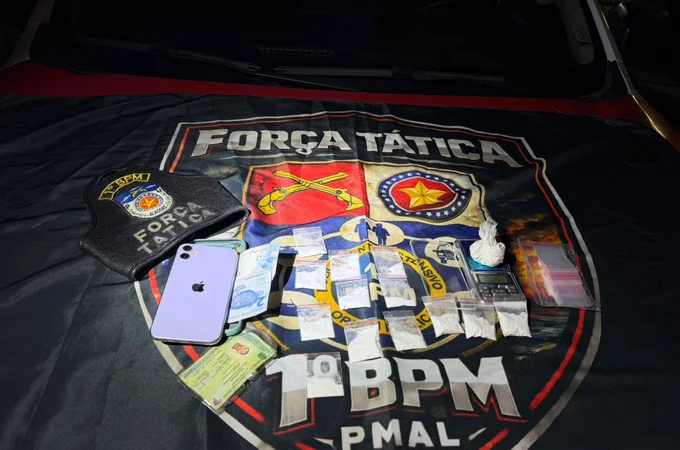Força Tática do 1º BPM prende homem por tráfico de drogas no Jacintinho