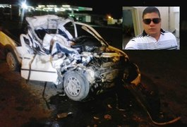 Morte instantânea: automóvel colide com caminhão parado e vítima fica presa às ferragens