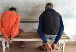 Polícia captura dupla suspeita de assaltos em Arapiraca