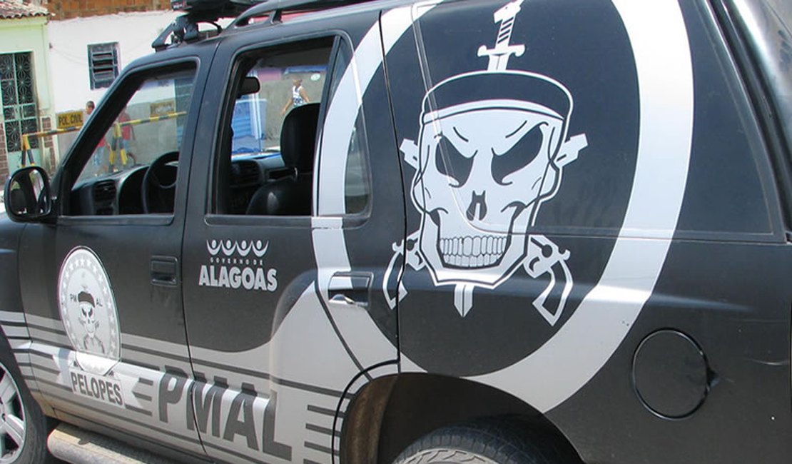 Dupla é detida com arma de fogo e munições na AL 220, em Arapiraca