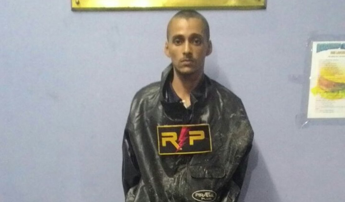 Jovem é detido com arma de fogo no bairro Cacimbas, em Arapiraca