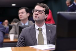 Deputado Daniel Barbosa defende medidas para ampliar direitos trabalhistas e fomentar empregabilidade