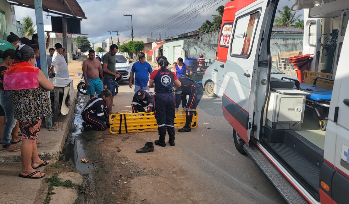 Motociclista fica ferido após bater em dois carros, em Arapiraca