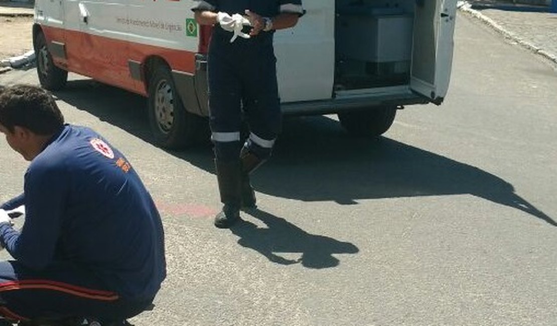 Motociclista atropela deficiente auditiva e foge do local, em Arapiraca
