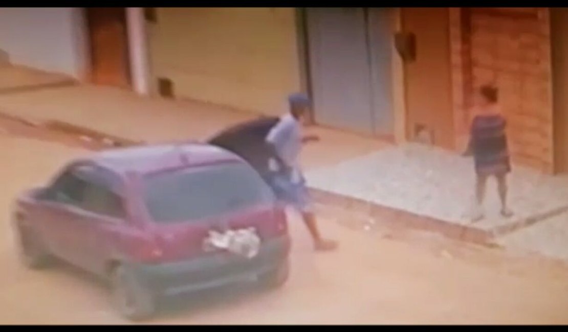 Vídeo mostra suspeito em tentativa de assalto no Guaribas, em Arapiraca