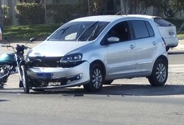 Colisão lateral é registrada na rotatória do Grupo Coringa, em Arapiraca