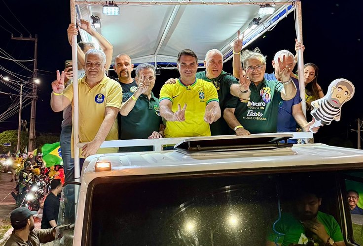 O Nordeste acordou!: Flávio Bolsonaro afirma que falsas promessas de Lula não enganam mais o povo brasileiro em tour pela região com seu vice Alfredo Gaspar
