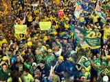 Alfredo Gaspar vai para o meio do povo e é aclamado por multidão no Bloquinho do 22 em João Pessoa