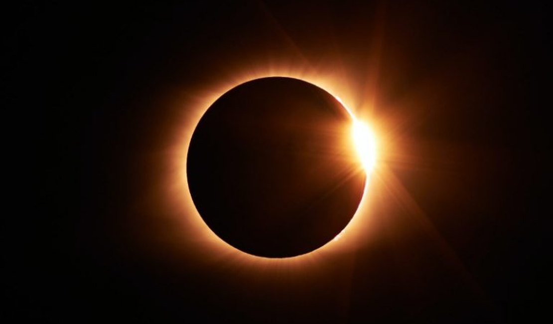 Eclipse total do Sol acontece na segunda; saiba como ver pela internet - Já  é notícia