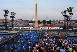 Abertura na Champs-Élysées marca o início dos Jogos Paralímpicos de Paris 2024