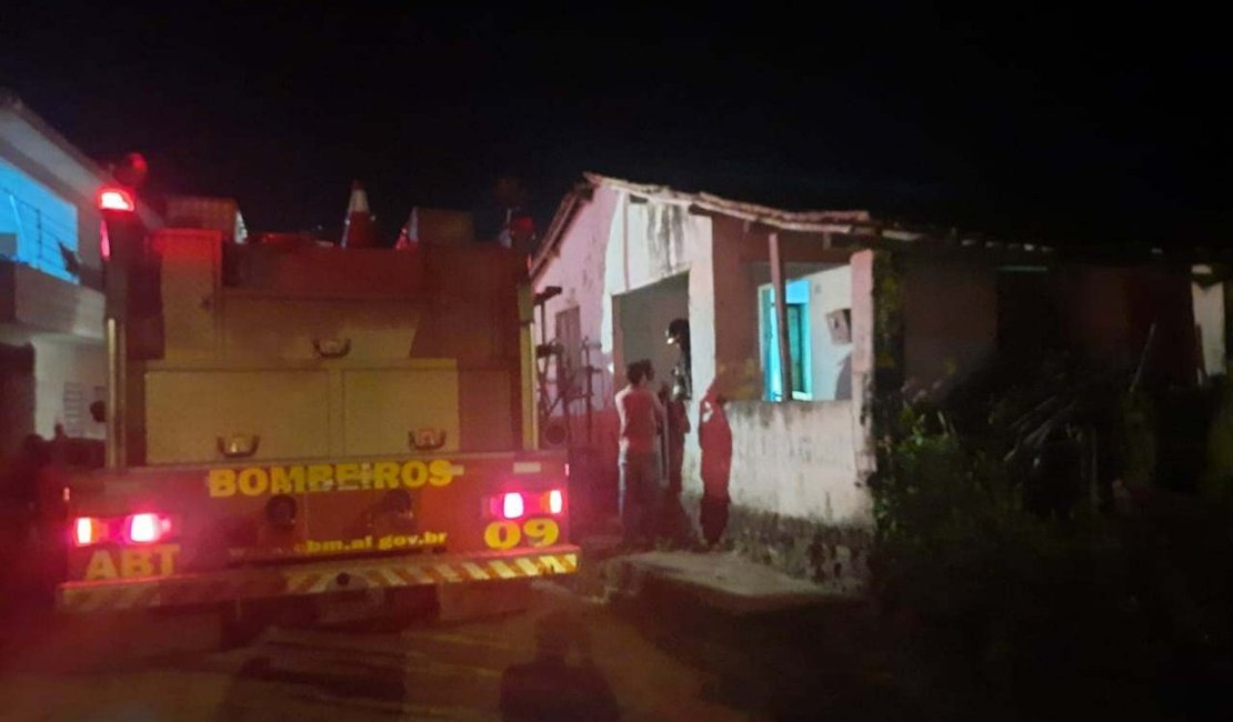 Embriagado, homem morre queimado após atear fogo na própria casa em Ibateguara