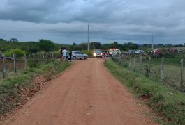 Motorista assassinado dentro de carro em Arapiraca era dono do posto de combustíveis Dois Irmãos