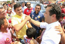 Ao lado de Renan Filho, Jairzinho participa de carreata em Taquarana e Belém