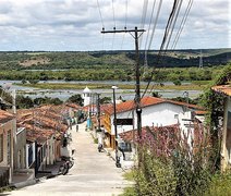 Prefeito Ronaldo Lopes anuncia recuperação de casas de famílias de baixa renda