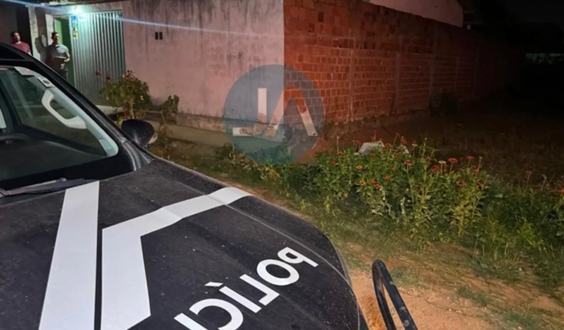 Idoso é assassinado em terreno após ser retirado de casa por dupla armada em Arapiraca