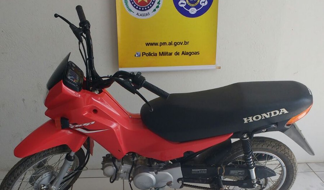 Após denúncias, PM recupera moto roubada em Arapiraca