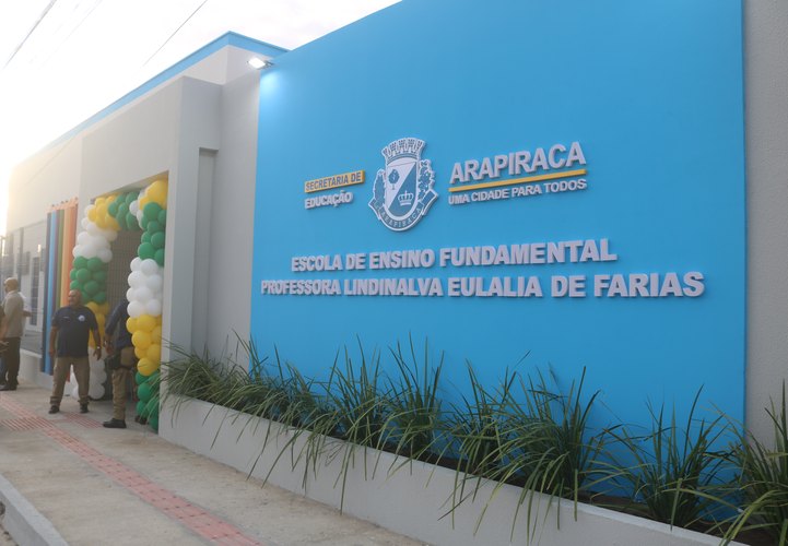 Escola reformada no bairro Bom Sucesso