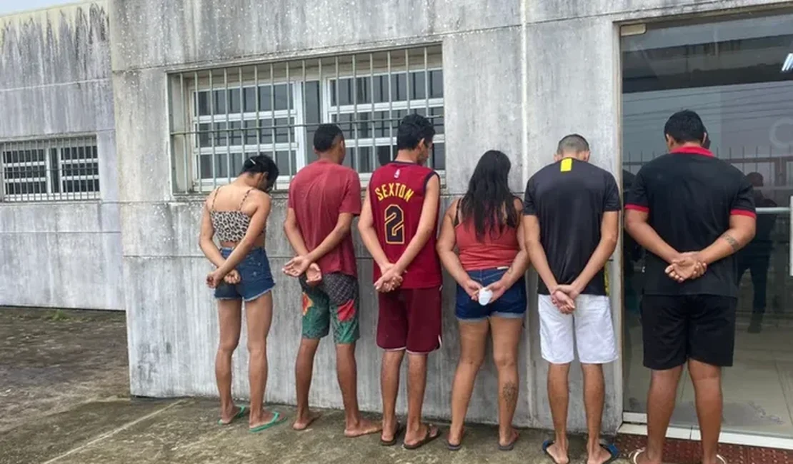 Grupo é preso após gravar live praticando sexo na frente de criança, no Agreste de Alagoas